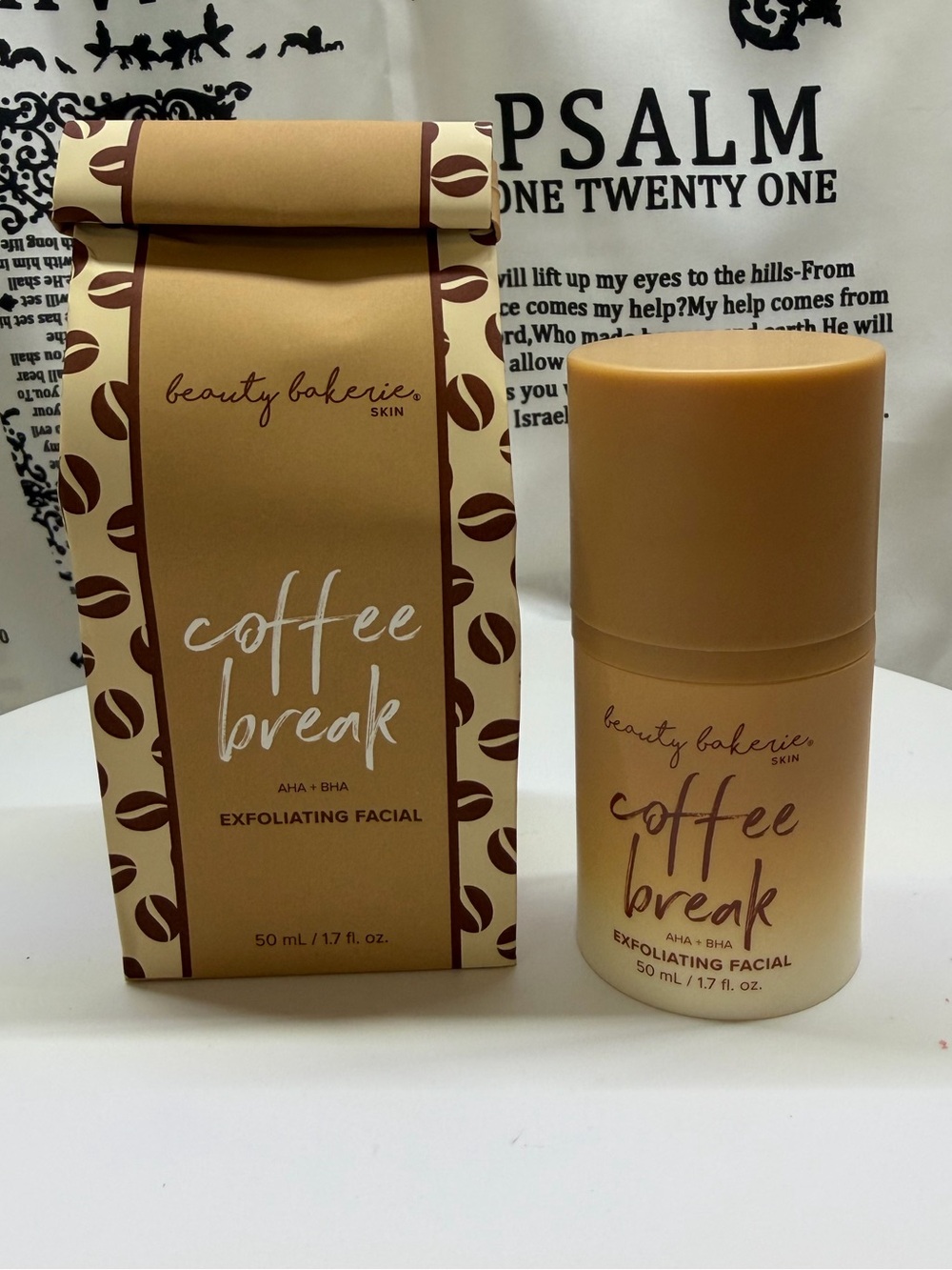 New Beauty Bakerie Coffee Break Exfoliating Facial